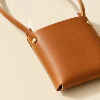 Neck Slip, close-up of the rivet and folded edge